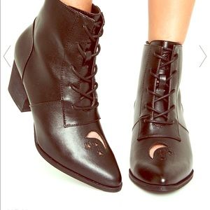 Sz 8 witchy moon lace up booties - Dolls Kill